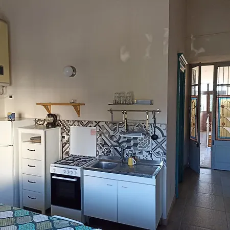 ゲストハウス La Boqueria ブラ