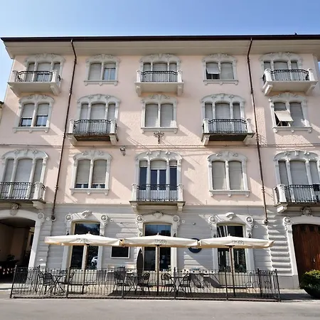 La Boqueria Guest house *