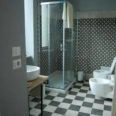 La Boqueria Guest house *